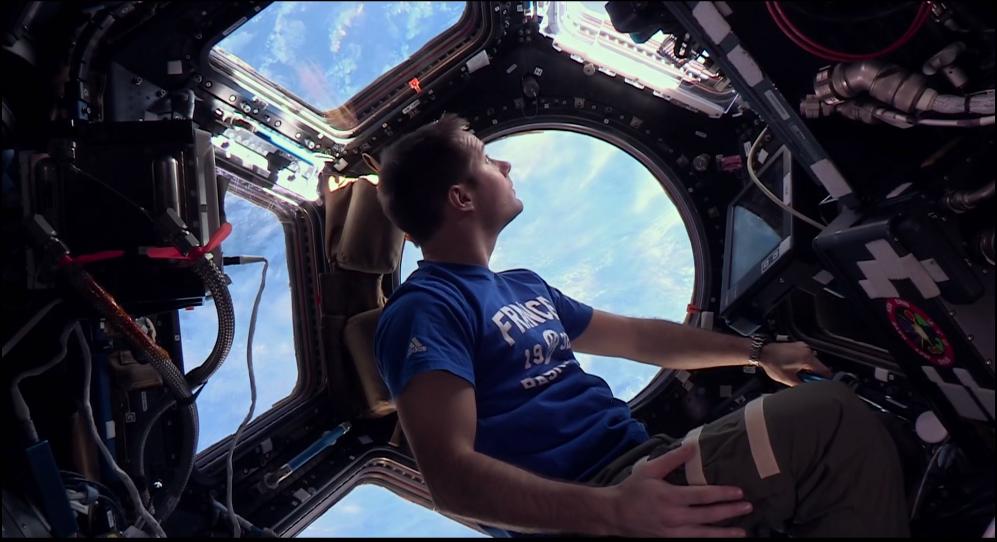 被这个法国帅气宇航员迷倒！网友：法国人真TM浪漫