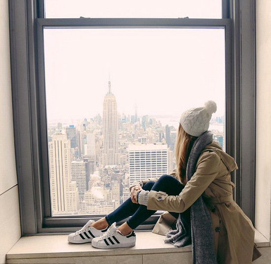 卡地亚白金满钻钉子手镯,戴卡地亚戒指配什么手表