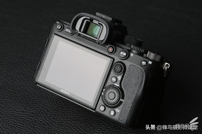 今年会出哪些全画幅微单,最强微单全画幅是r5吗