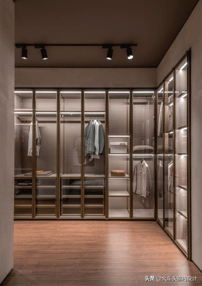 走入式衣帽间设计效果图轻奢风,轻奢简约大气衣帽间