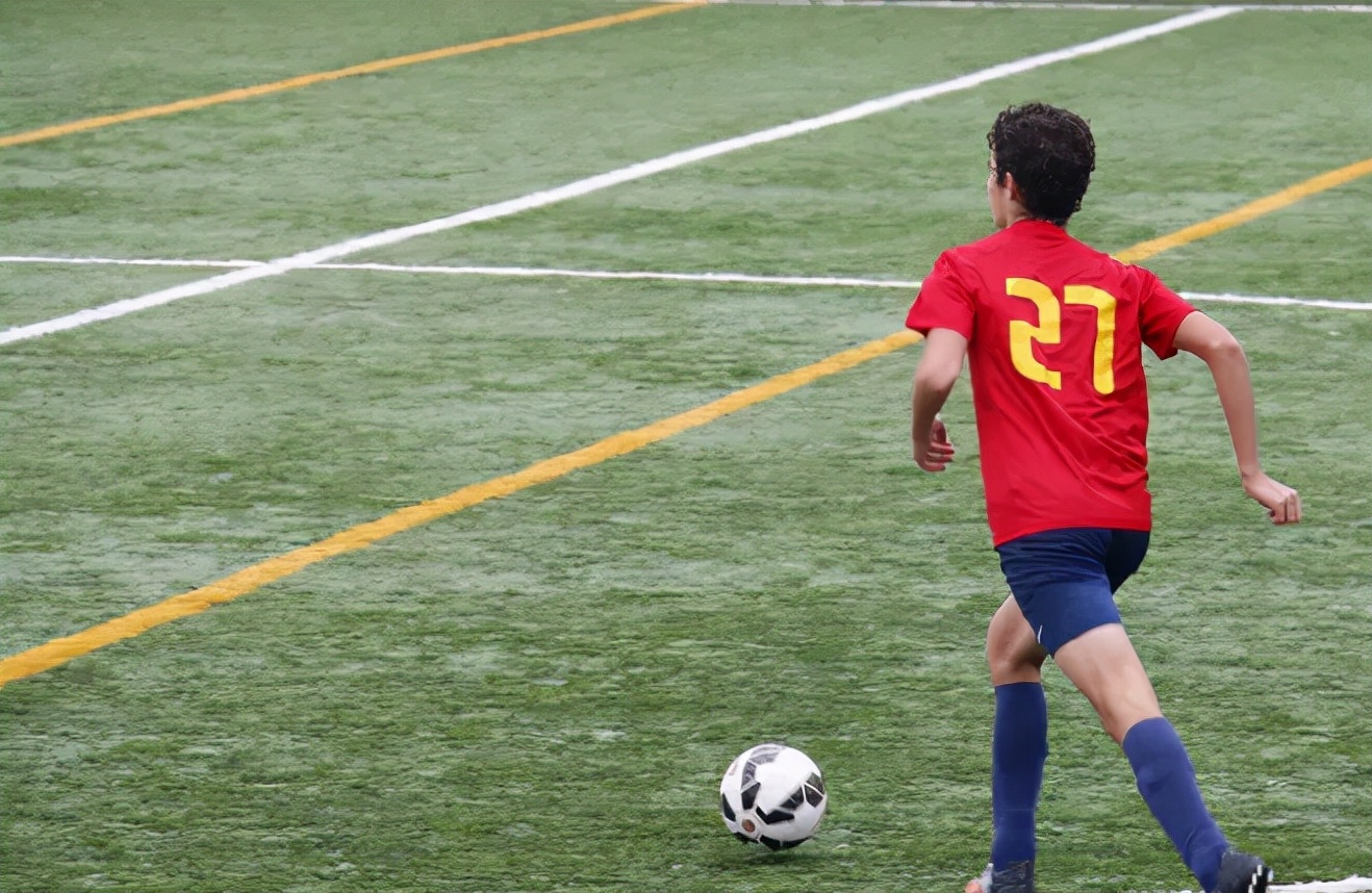 学习足球的孩子，真正的天赋，是内心对足球的热爱和坚持