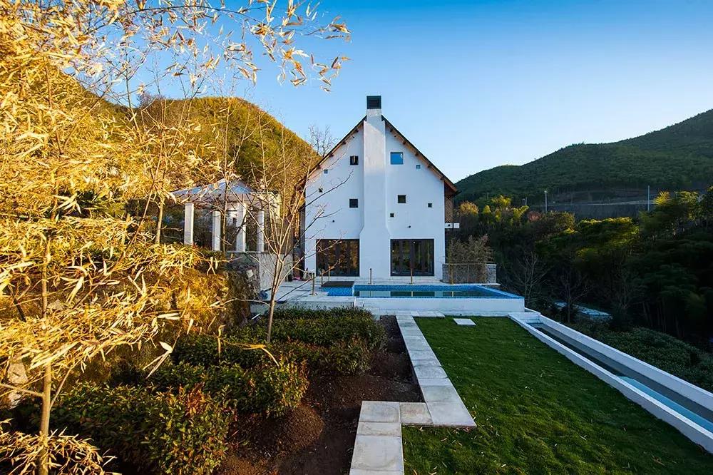 8分钟直抵江南唯一滑雪场,还有温泉,来这家高山云雪民宿充电打卡