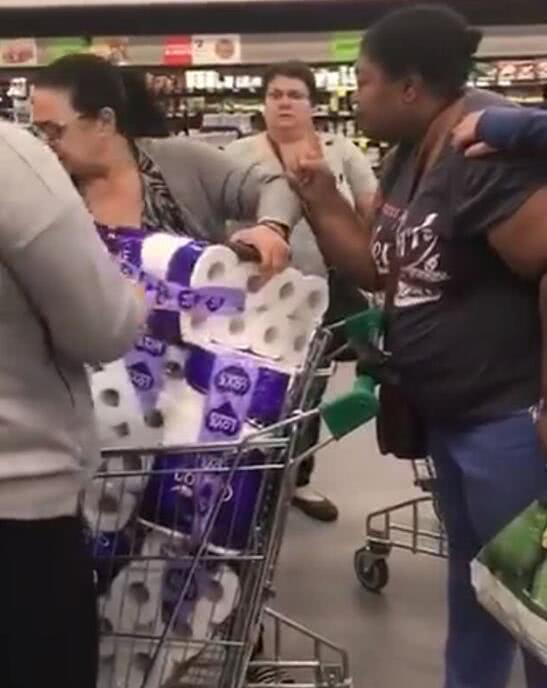 ​疫情期澳洲母女为抢购卫生纸动手打人，或面临最高10年监禁