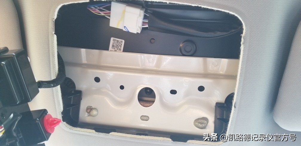 丰田凯美瑞专用行车记录仪,阅读灯取电不用走线,海思芯片很强大