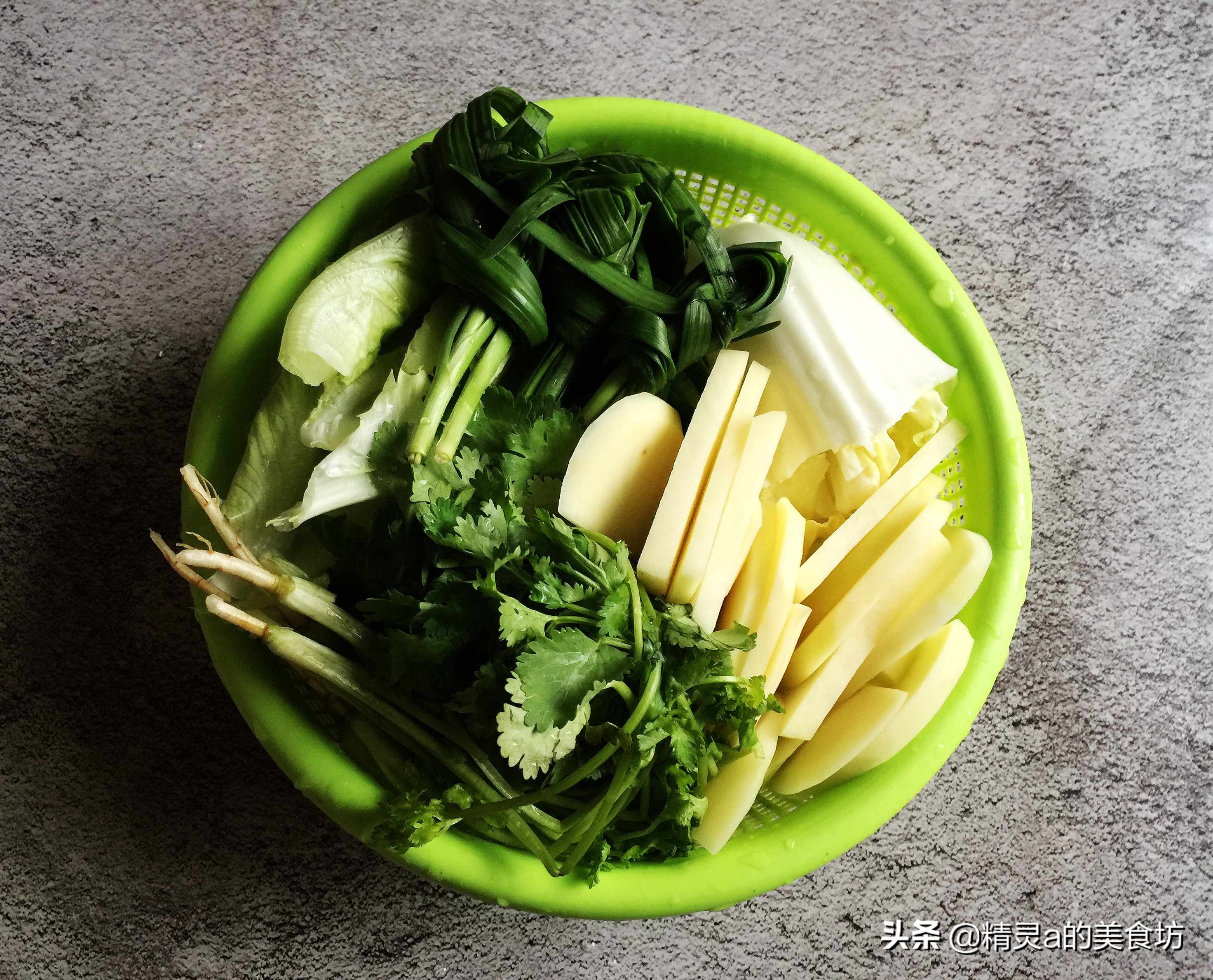 这街边小吃,十多年没吃腻!简单易做,好吃解馋,暖乎乎的真过瘾