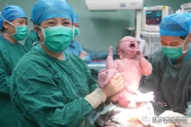 从生死营救到“*拍偷**照”,发生在西安四院的这些场景,温暖了2019