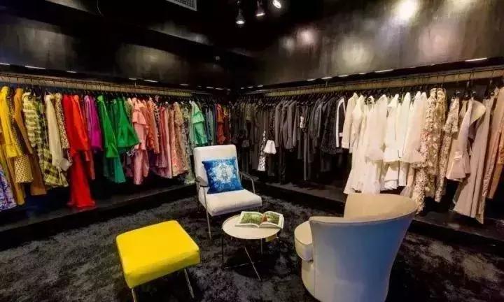 原来淘宝9.9包邮的地摊货和2000+的品牌货都出自同一家批发市场