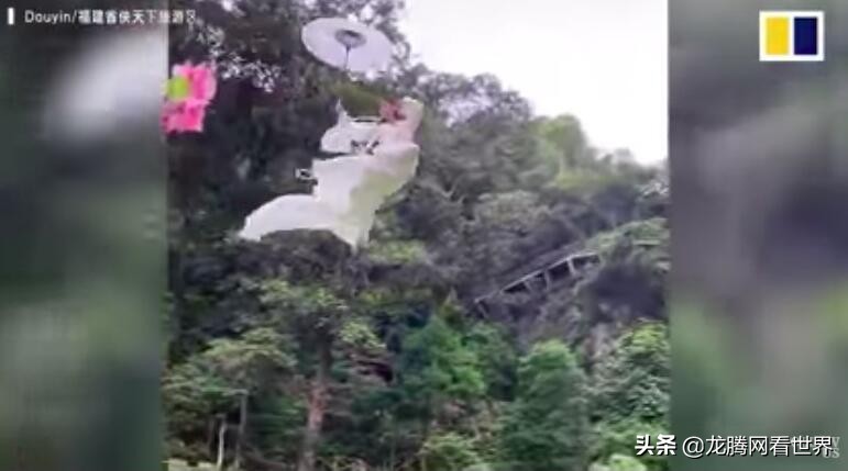 「龙腾网」穿上戏服，游客飞上天空体验了一把现实中的功夫世界