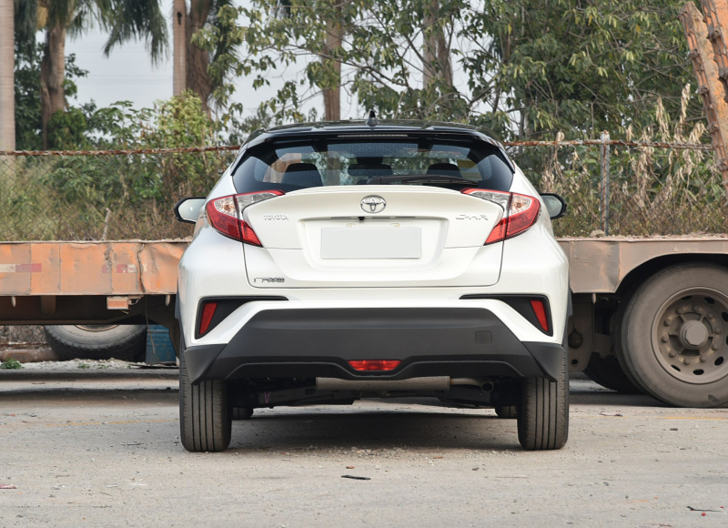 丰田c-hr和逍客哪个好,标配10气囊