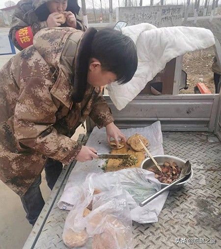 「同心抗疫」雄县杨庄村“娘子军”踊跃“支前”