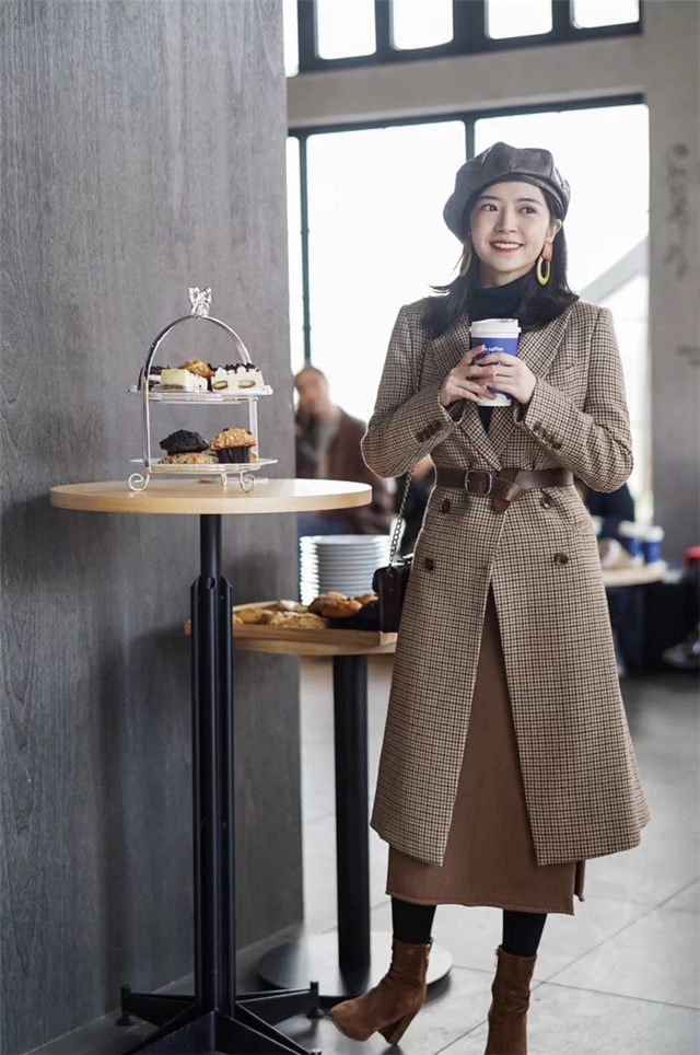 三木驼色大衣怎么穿,三木妈妈驼色羊绒大衣搭配