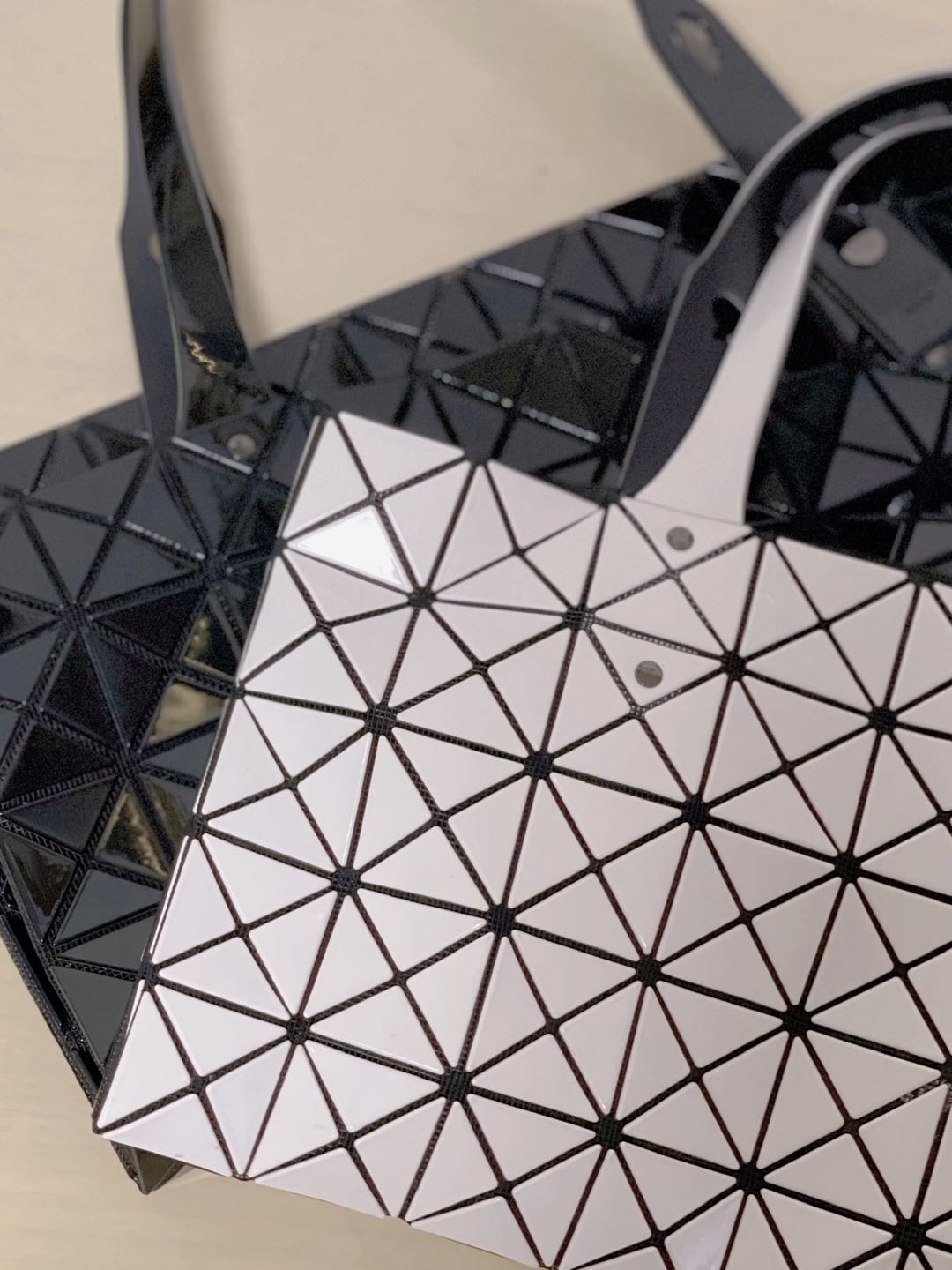 立春之后的时髦实用之选:小西装、风衣和连衣裙