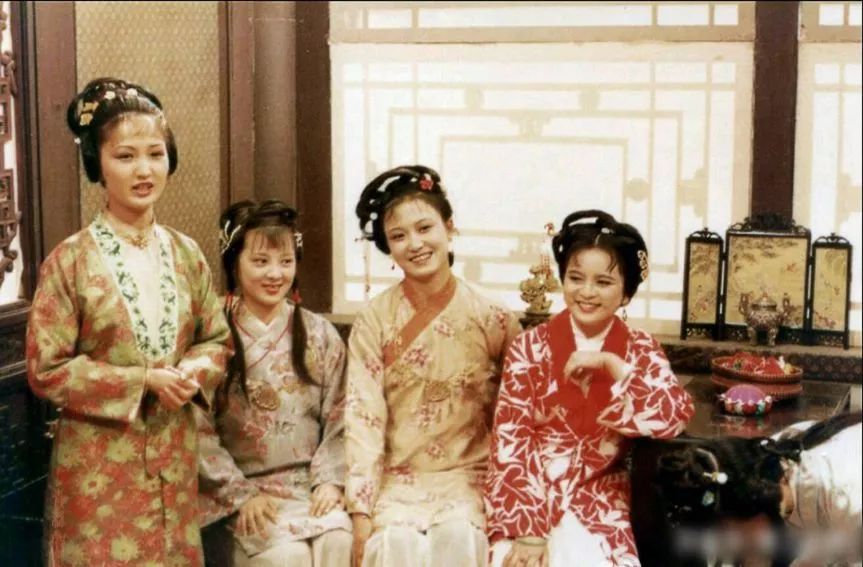 王夫人:那才像个千金小姐的体统!此话有几个意思?