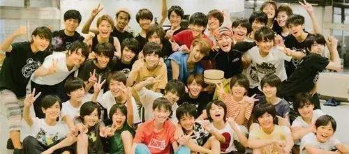 私生饭被爱豆嫌丑整容追到爱豆,私生饭整容后追到爱豆