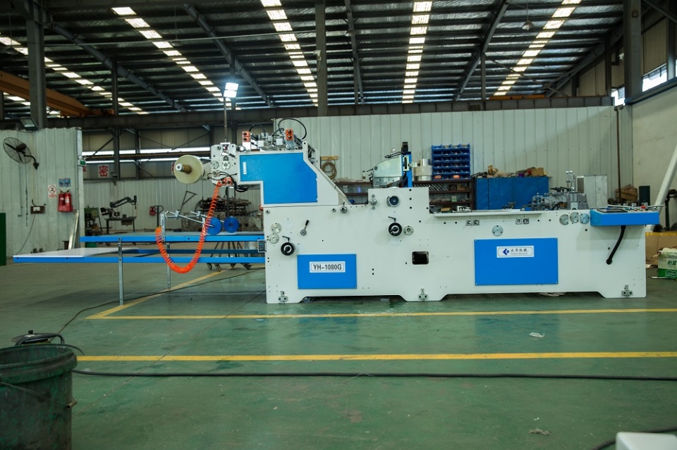 安庆永华机械全自动贴窗机的安全性能是什么？