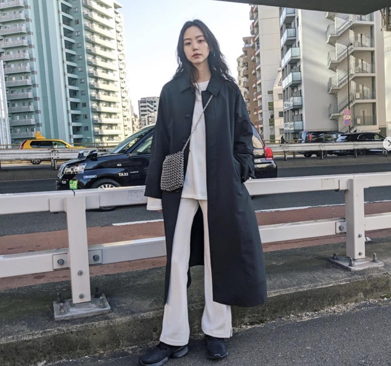 亚洲女人适合穿的风衣,女生风衣粉色穿搭技巧