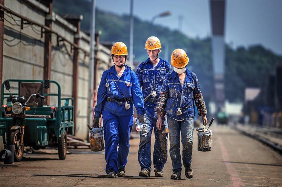 农民工焊工挣钱真不容易,焊工的工资会越来越高吗