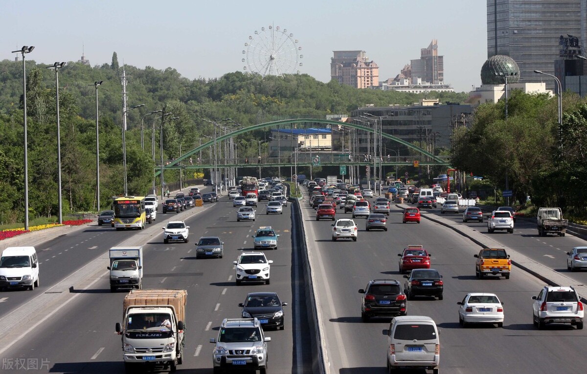 新疆北疆和南疆哪里好找工作,新疆北疆和南疆哪个工资高