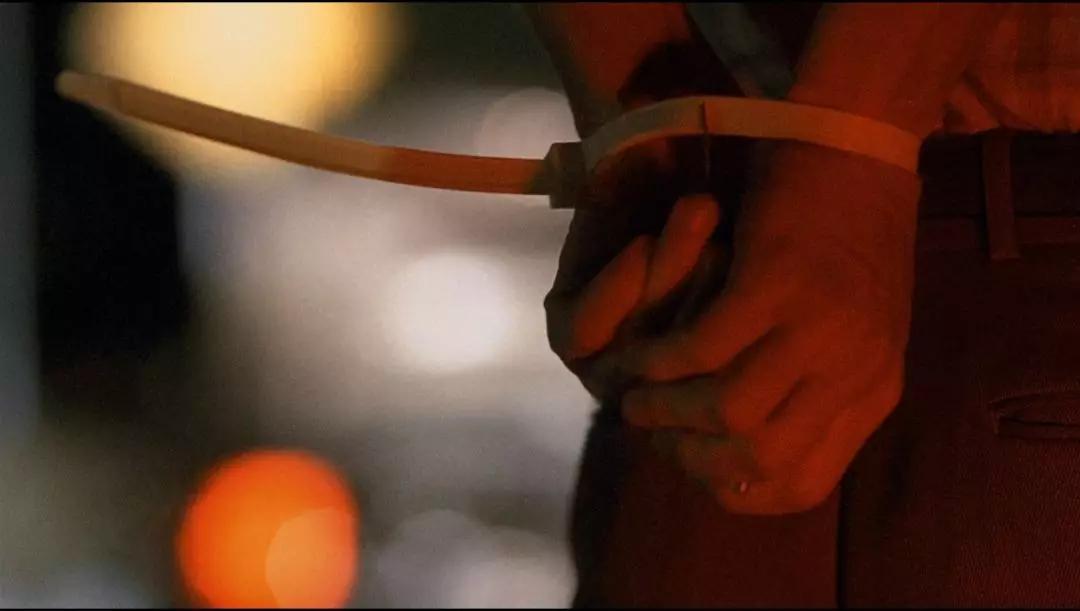 一部被低估的黑色幽默经典电影,一部极具讽刺意味的黑色幽默电影