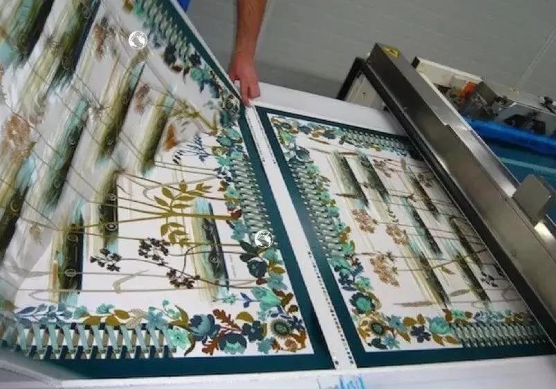 爱马仕丝巾90的一条多少钱,爱马仕400元一支