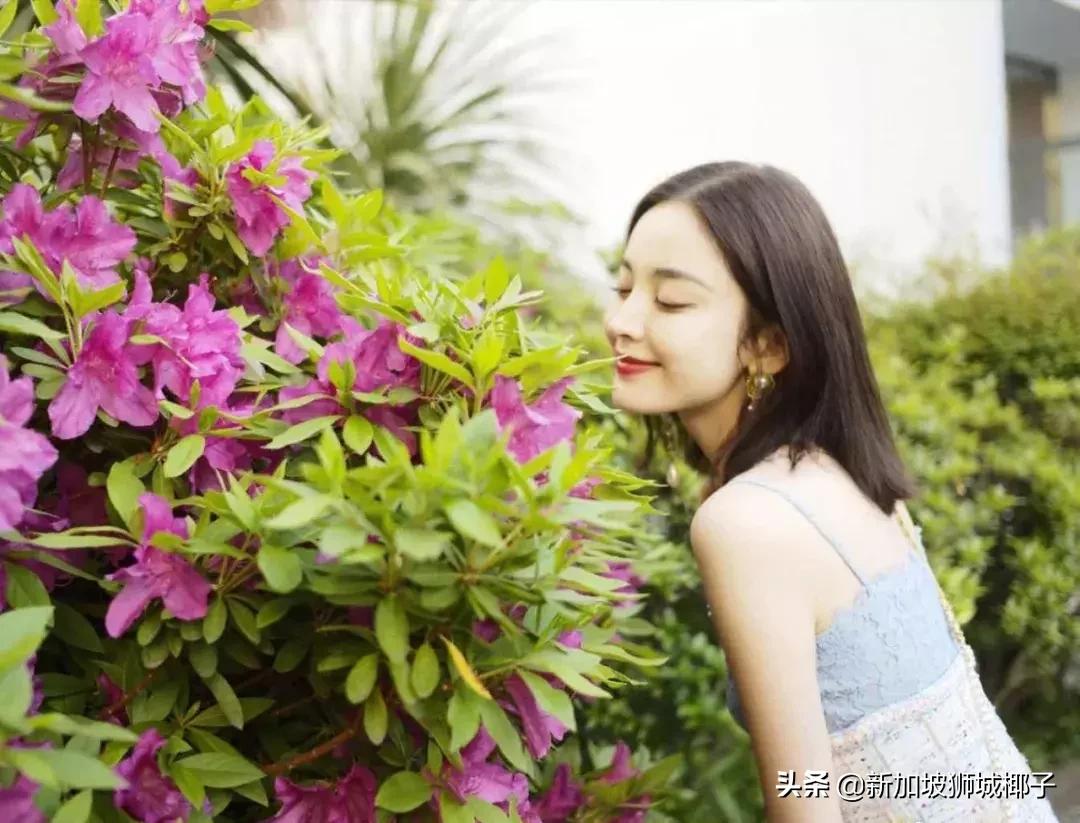 新加坡首位被环球签约艺人,新加坡形象代言人