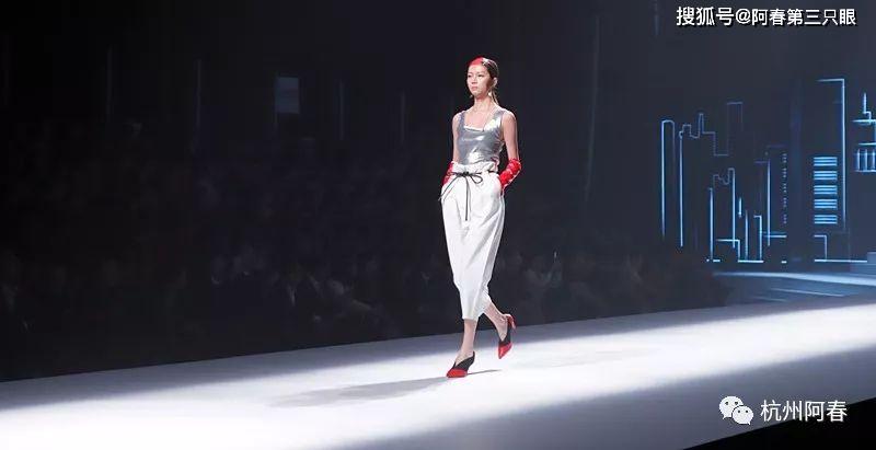以纯2017秋季新品,以纯2021秋季时装周