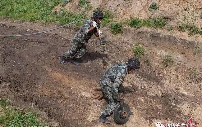 底盘装甲能耐多大冲击,底盘装甲抗冲击