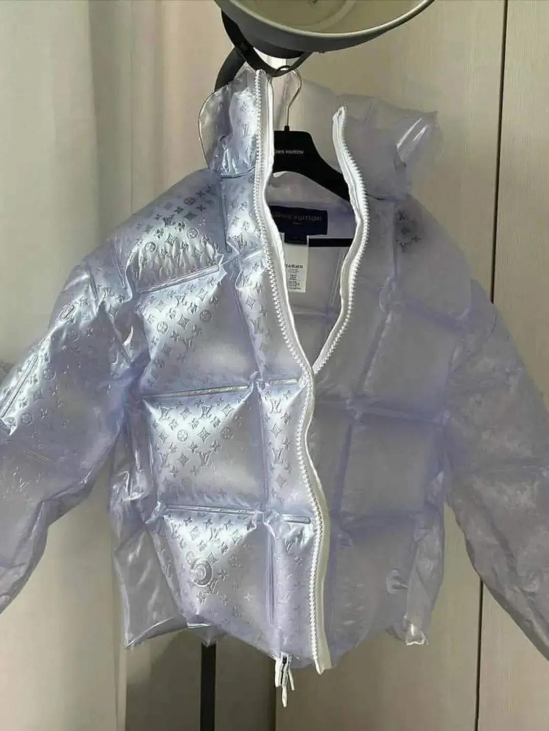LV“转行”卖空气？一件充气夹克30000块，网友：我出3块