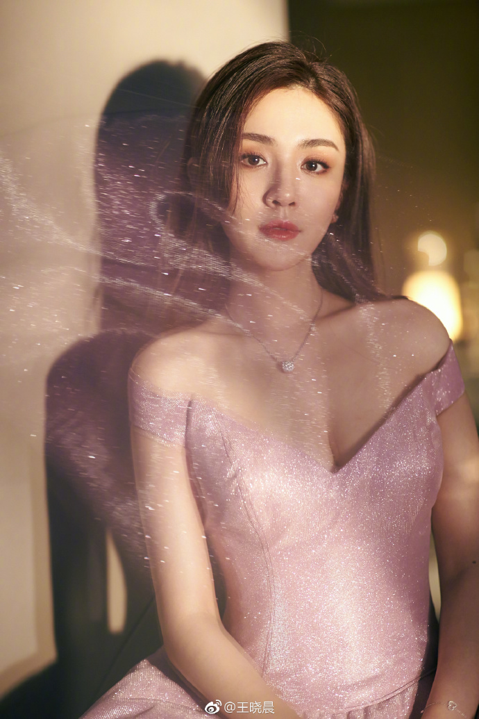 王晓晨最拼的片段 (王晓晨我就是演员的巅峰之作)