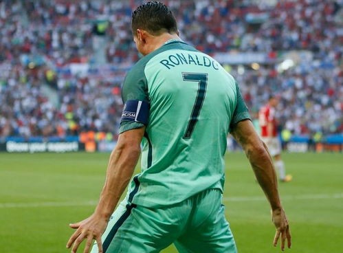 小小罗到c罗的蜕变图片,小小罗时期的c罗有多厉害