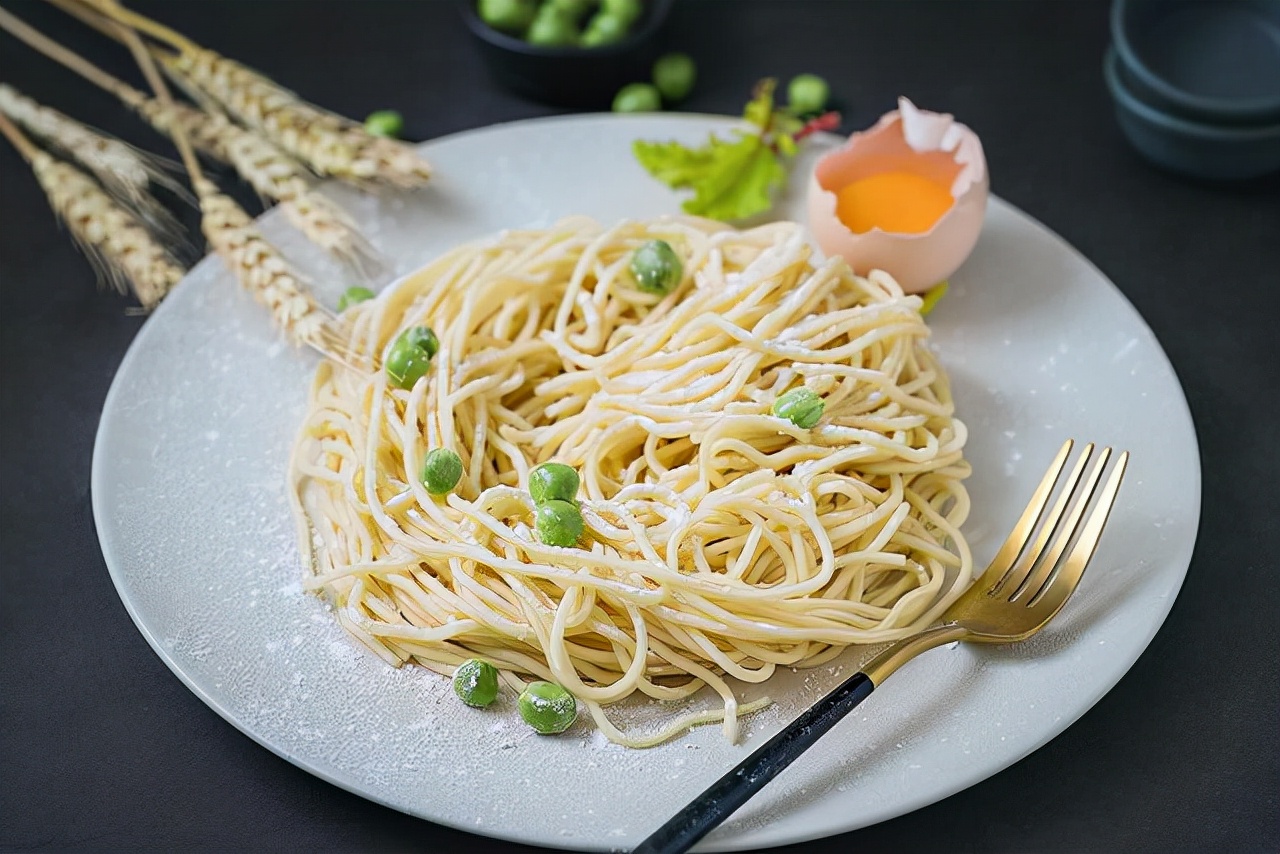 常吃面条对胃是好是坏,常吃面条对身体的害处