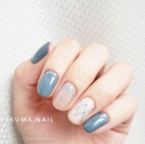 美甲蓝色和雾霾蓝,怎么调雾霾蓝色美甲