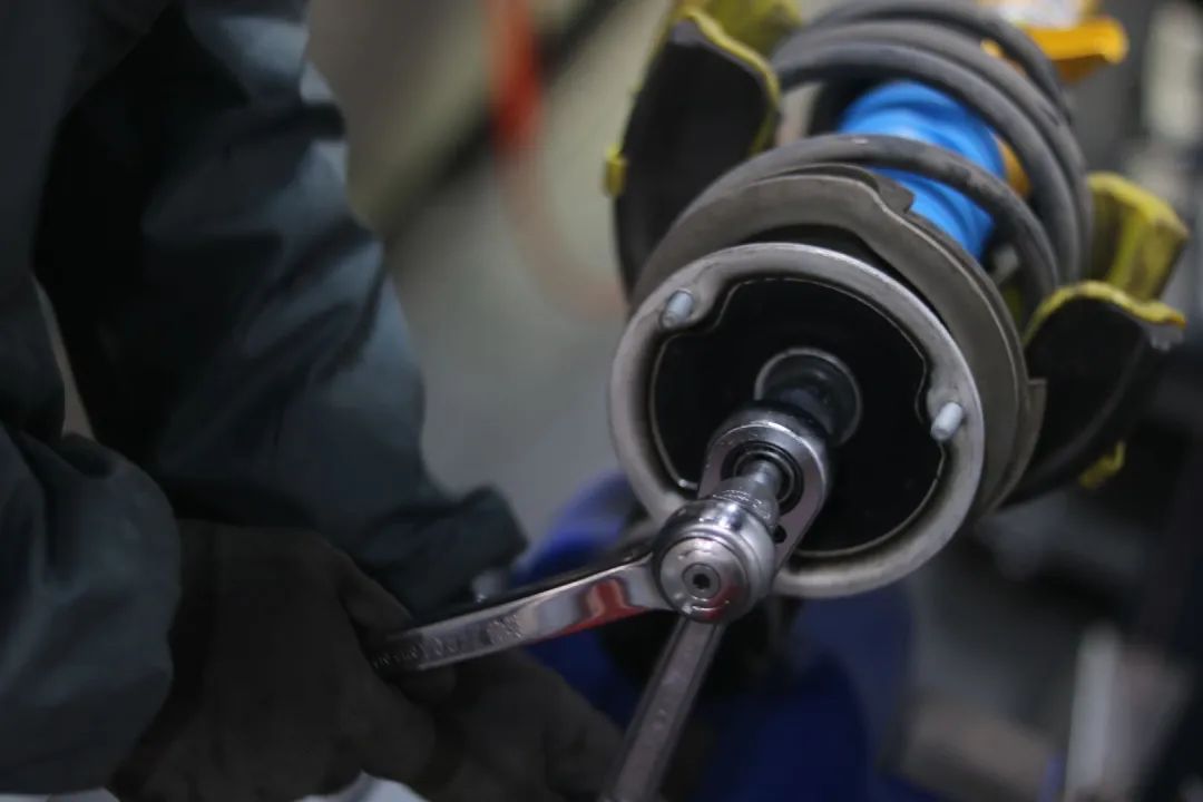 怪兽修车老车翻新,宝马e90325i