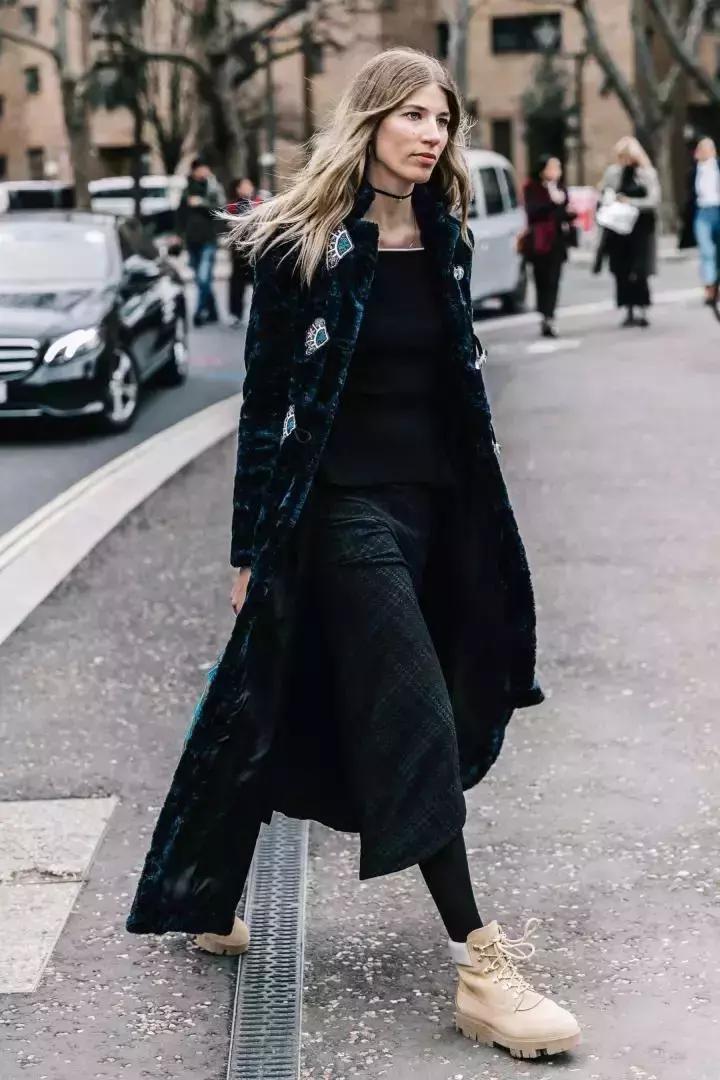 夏季小白鞋短靴洋气又高级,5款人气短靴时髦好看穿着又舒适