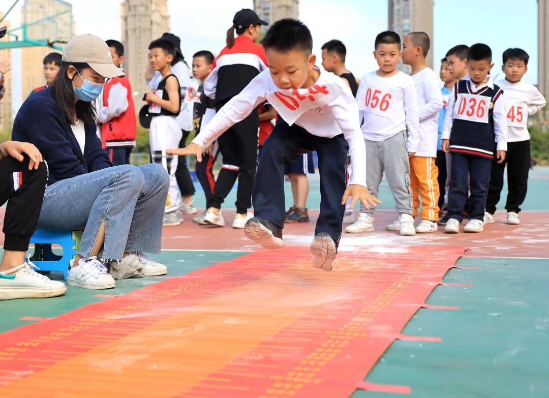 精彩难忘，未来可期，向着阳光奔跑吧！福清文光学校小学部第七届田径运动会闭幕式