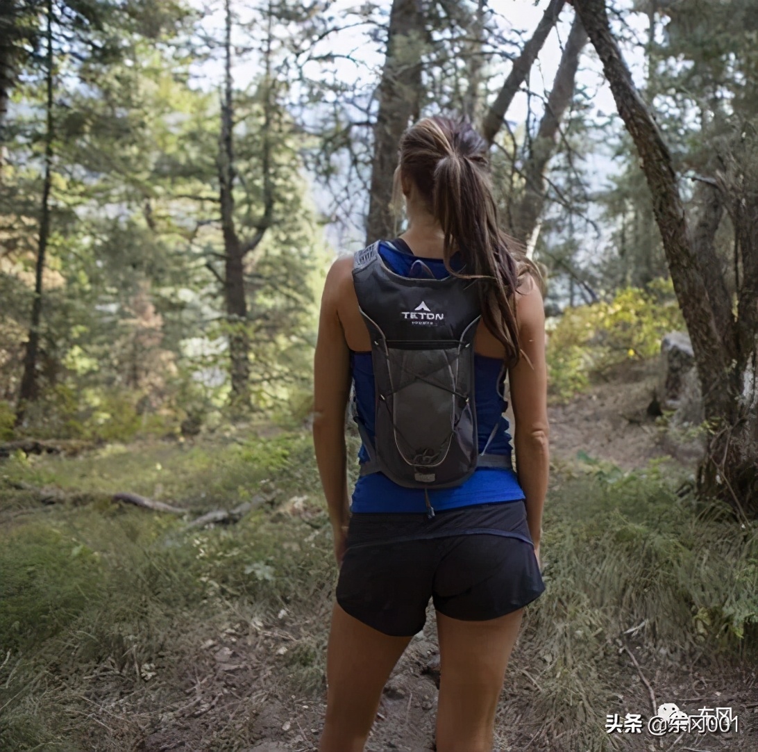 雨天跑步背包推荐哪款,户外跑步大容量双肩包