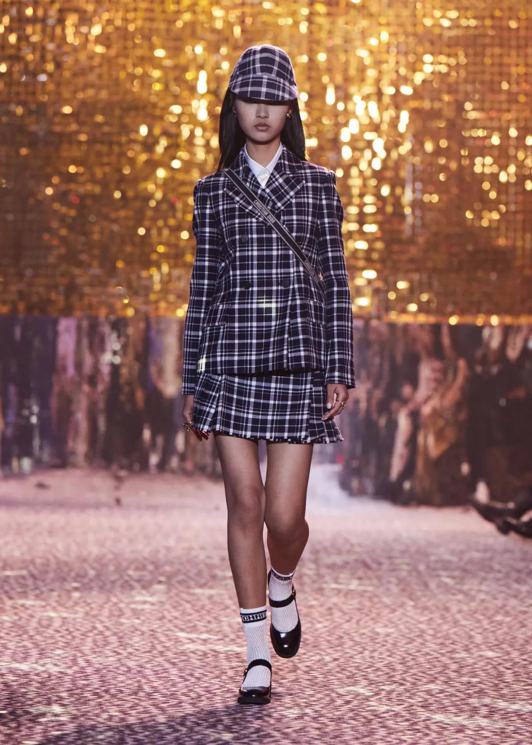 迪奥dior2020走秀冬季款运动鞋,dior2012春夏走秀视频完整版