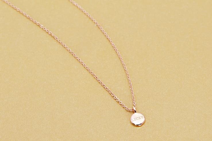 朴信惠黑天鹅项链,朴信惠同款项链