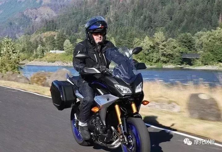 雅马哈tracer900gt对比宝马xr1000,雅马哈tracer900gt是自动挡吗