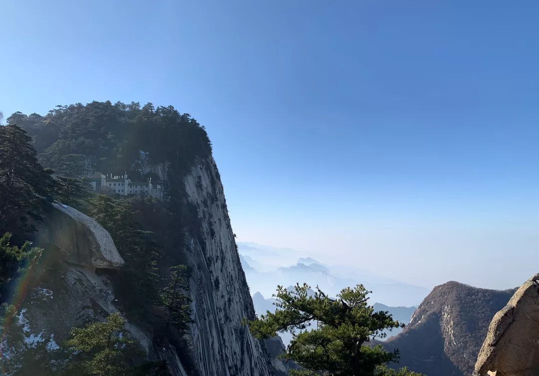 华山雪后景色美爆了,华山雪景真是太美了超级震撼