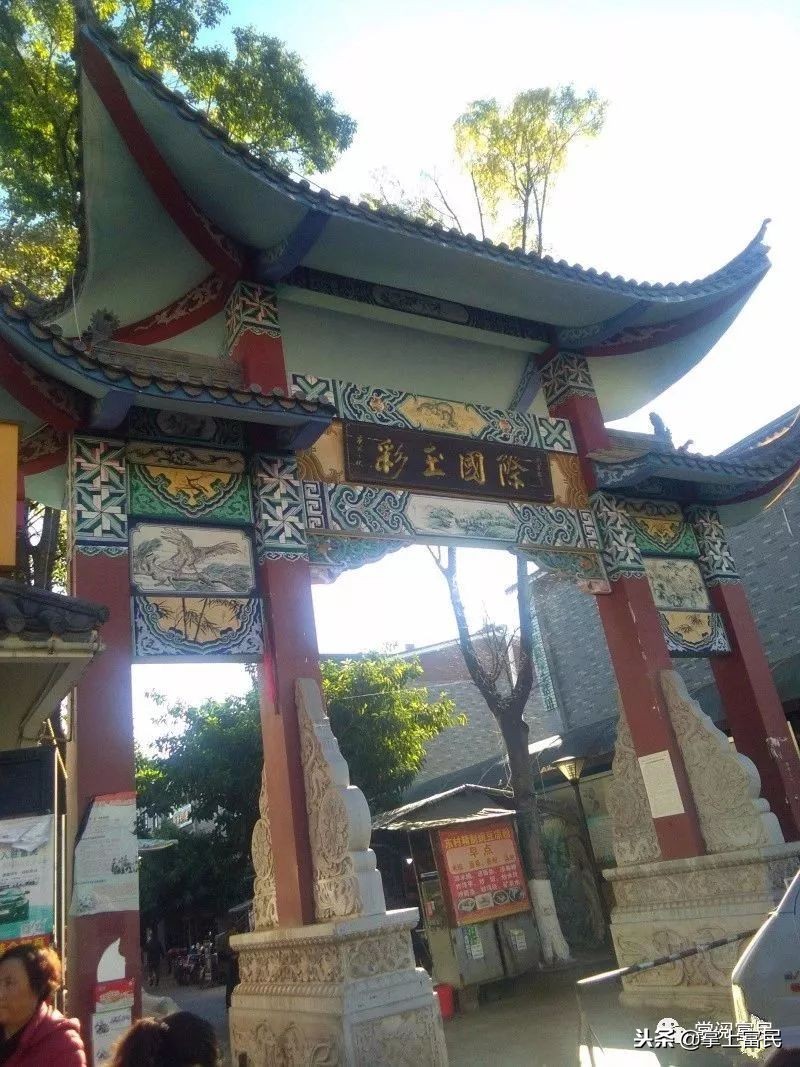 家乡是我们成长的沃土,家乡是生养我们的地方