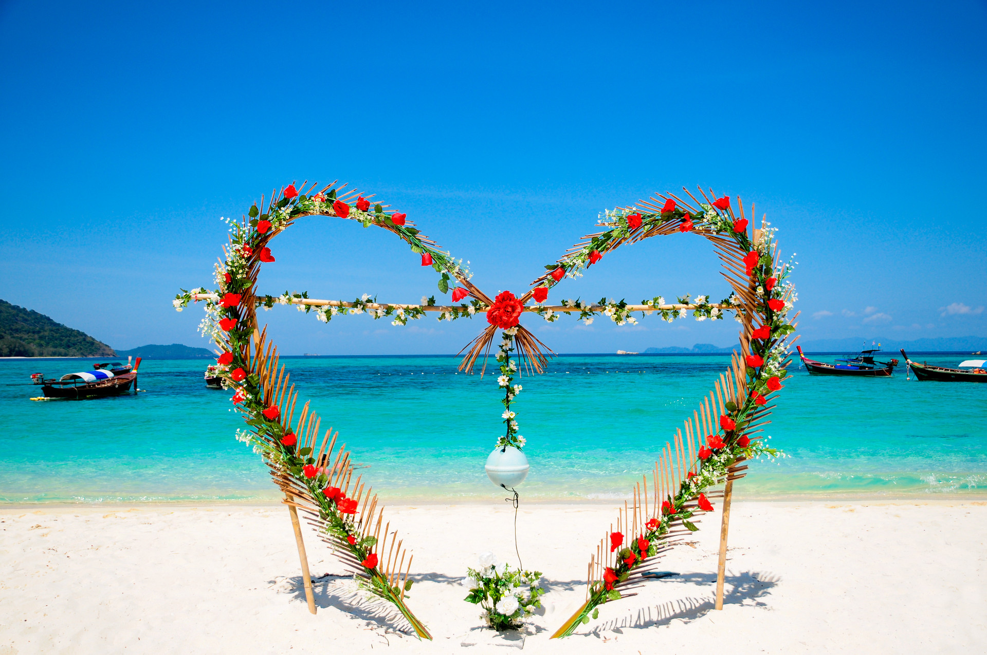 发自内心爱你的男人，除了想吻你，还会主动做这3件事