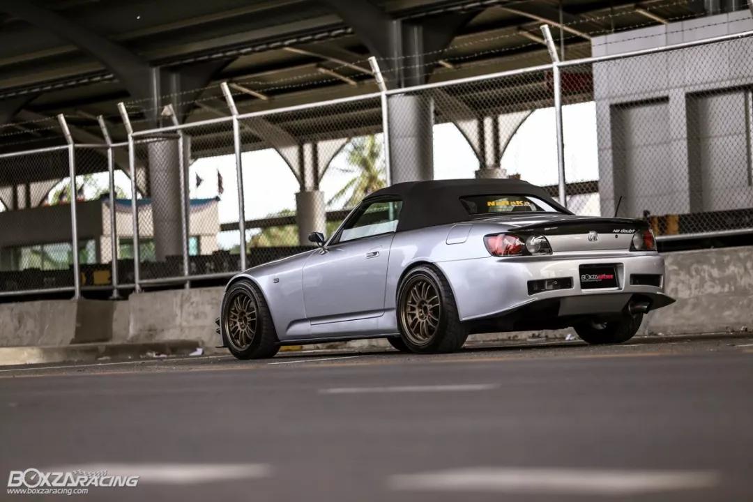 带你走进本田s2000,本田跑车s2000第一视角