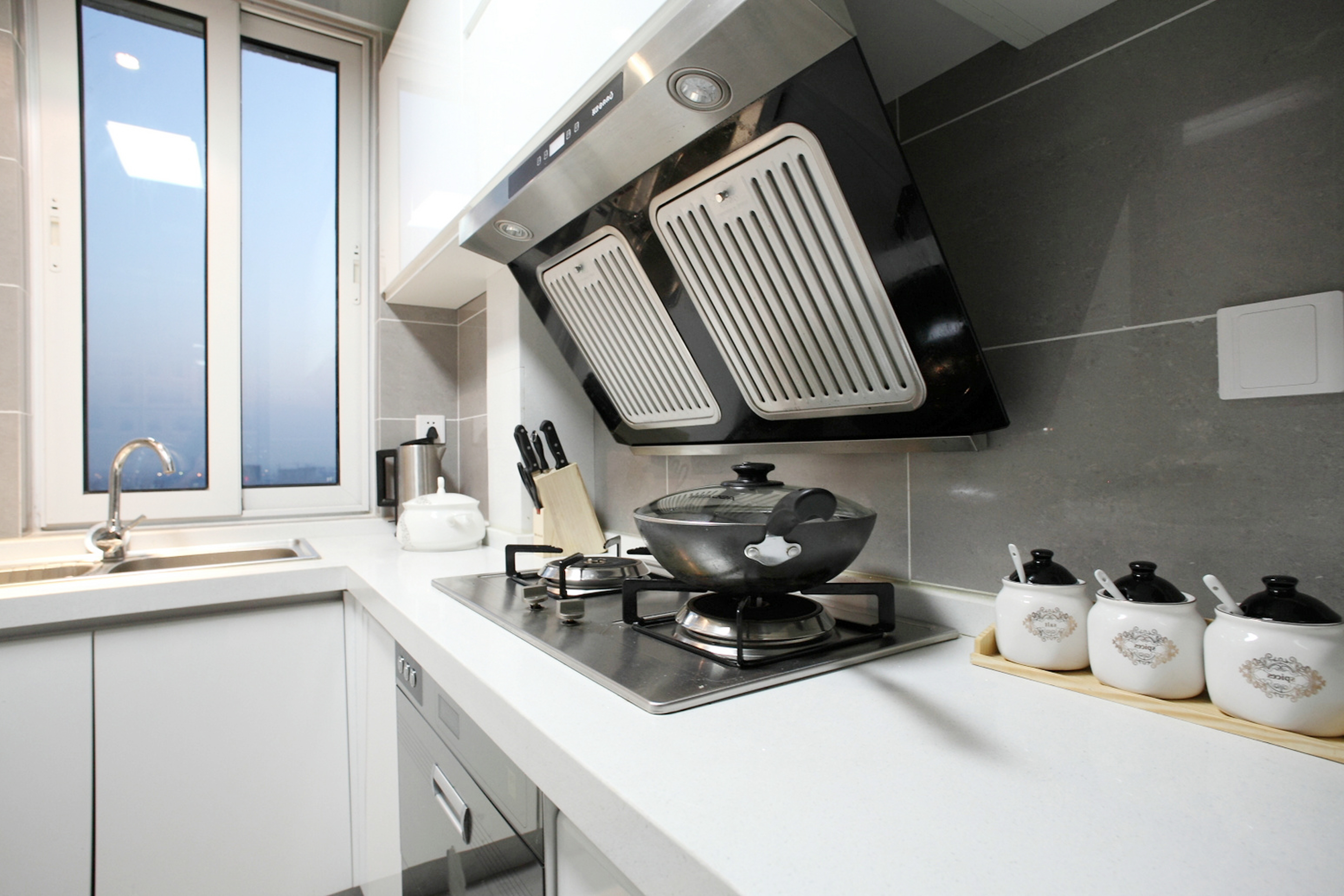 告诉你油烟机怎么买才不会被坑,油烟机好的和便宜的有什么差别