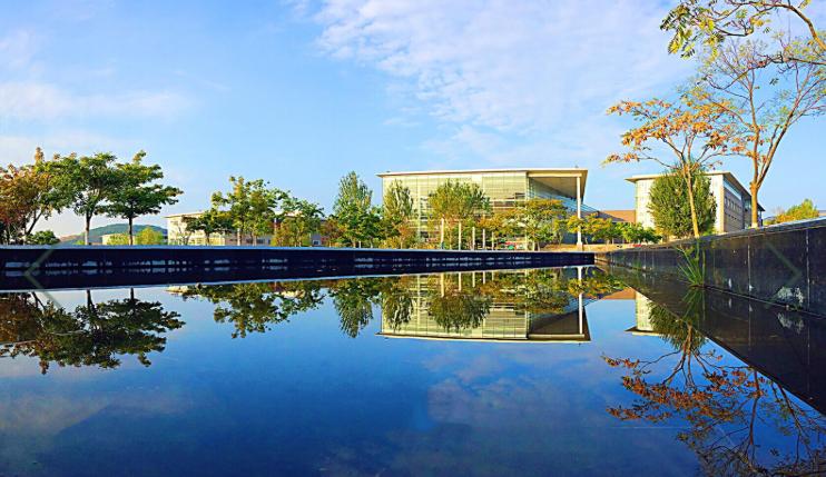 2021高考严重“断档”的医科大学,录取位次直降4.7万,考生开心