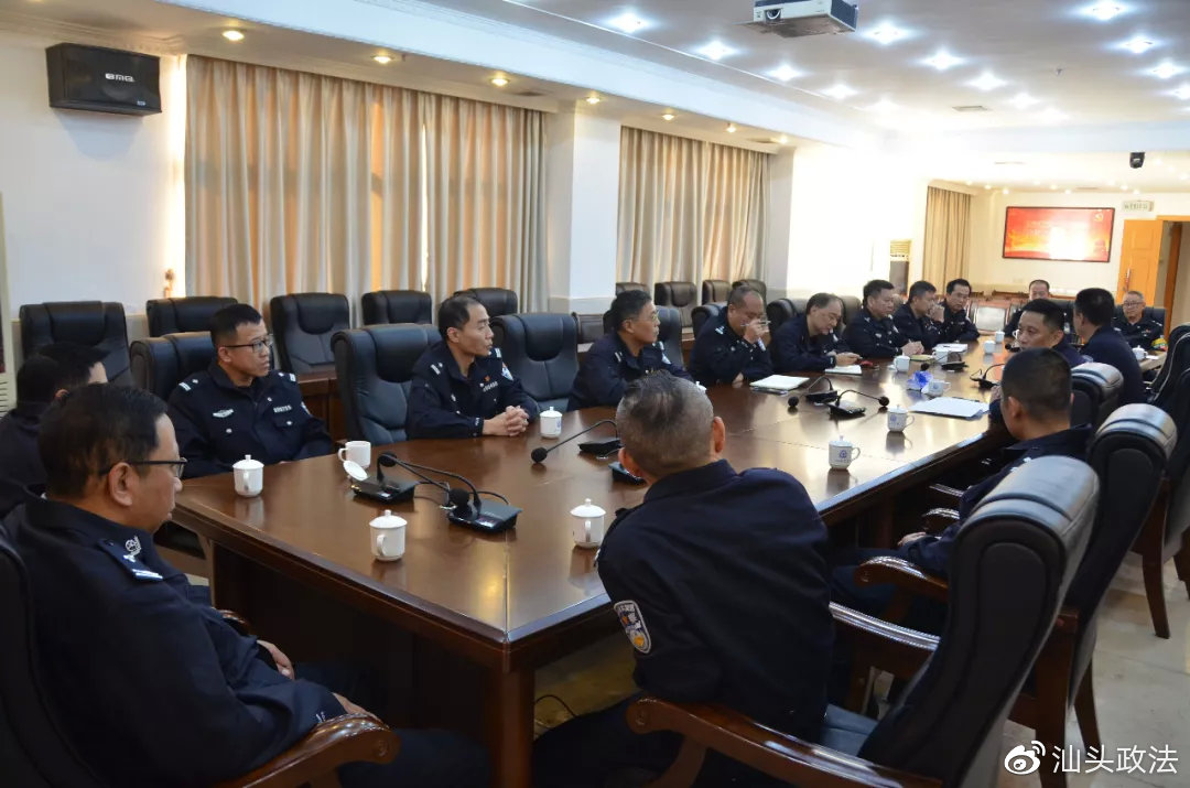 汕头礐石大桥货车侧翻,汕头礐石大桥货车翻车事故