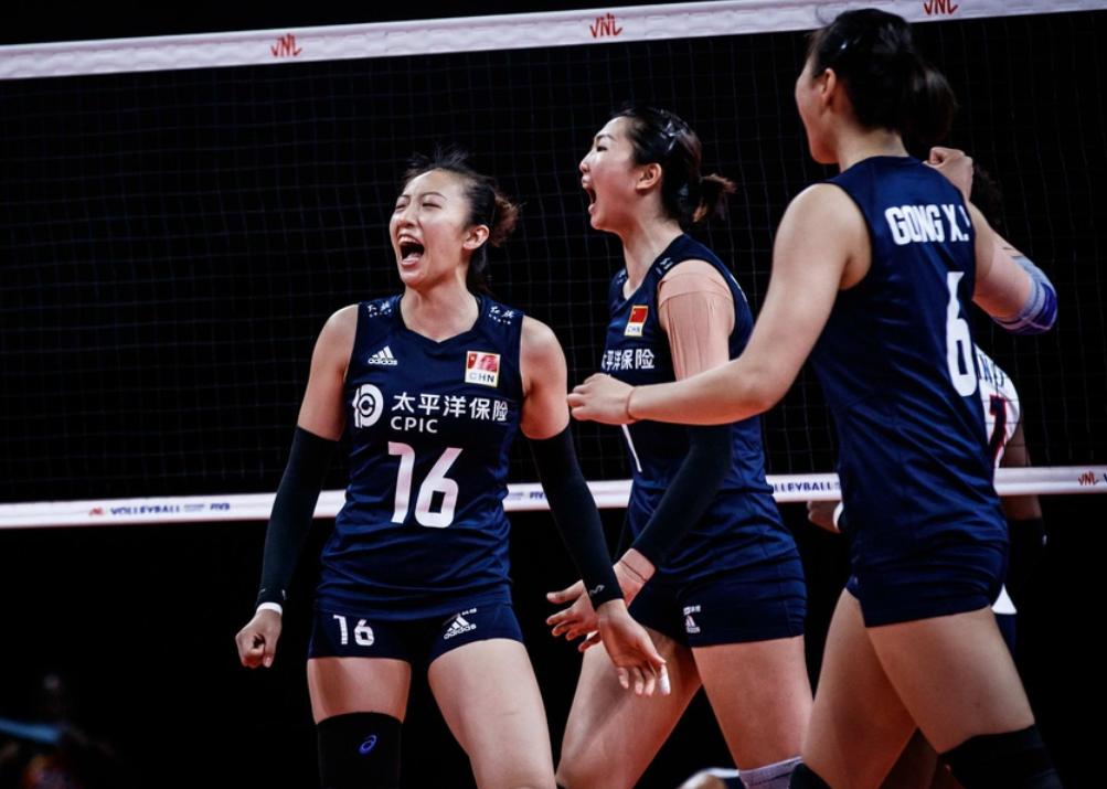 朱婷不满判罚,直接大声飙英文申诉,主裁判脸色都变了但未改判