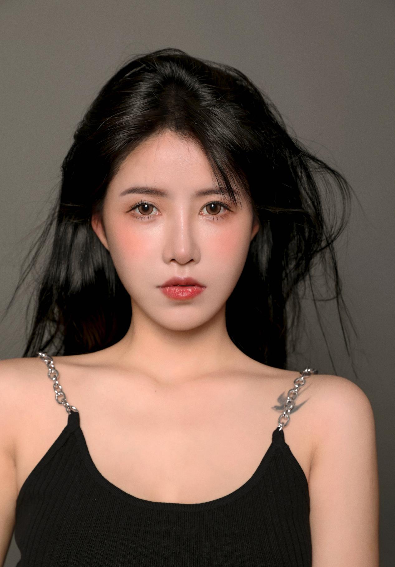 擦完粉底液脸上起皮怎么办,擦完粉底之后怎么遮瑕