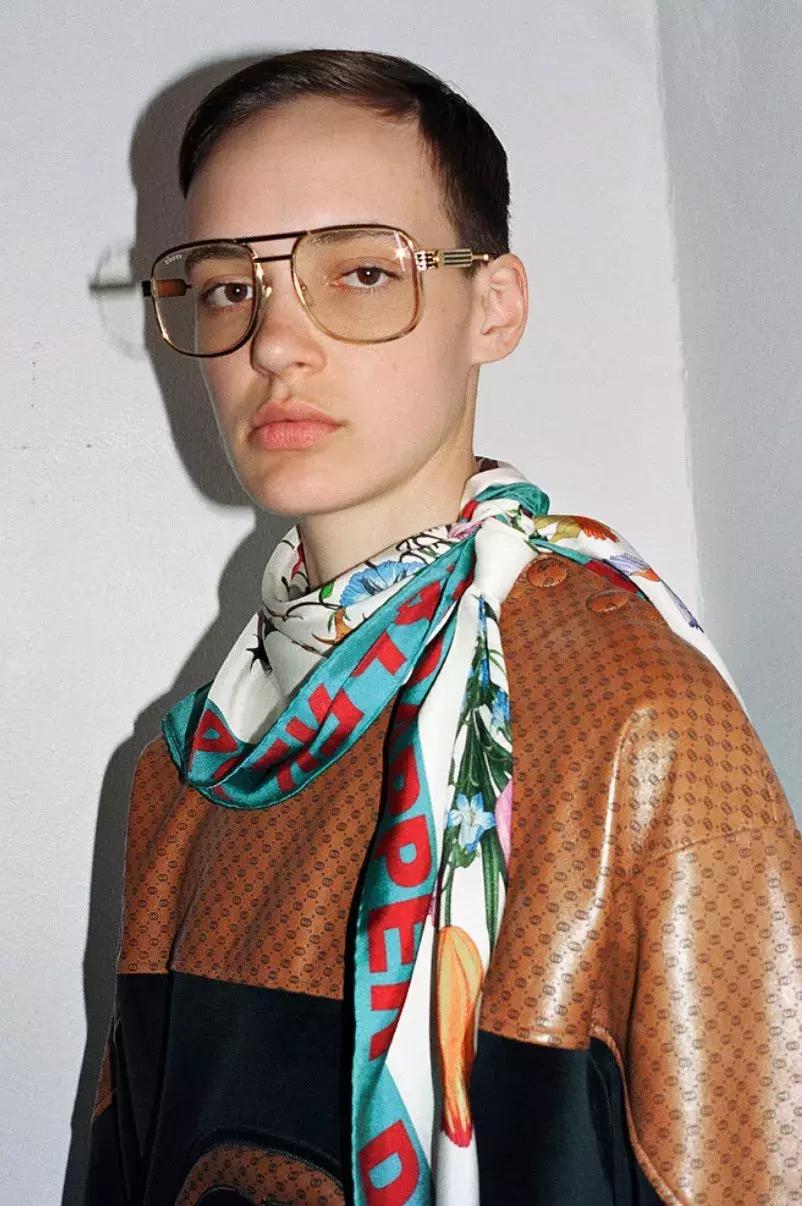 想要冬天穿出高级感,冬天围巾这样系简单又时尚好喜欢