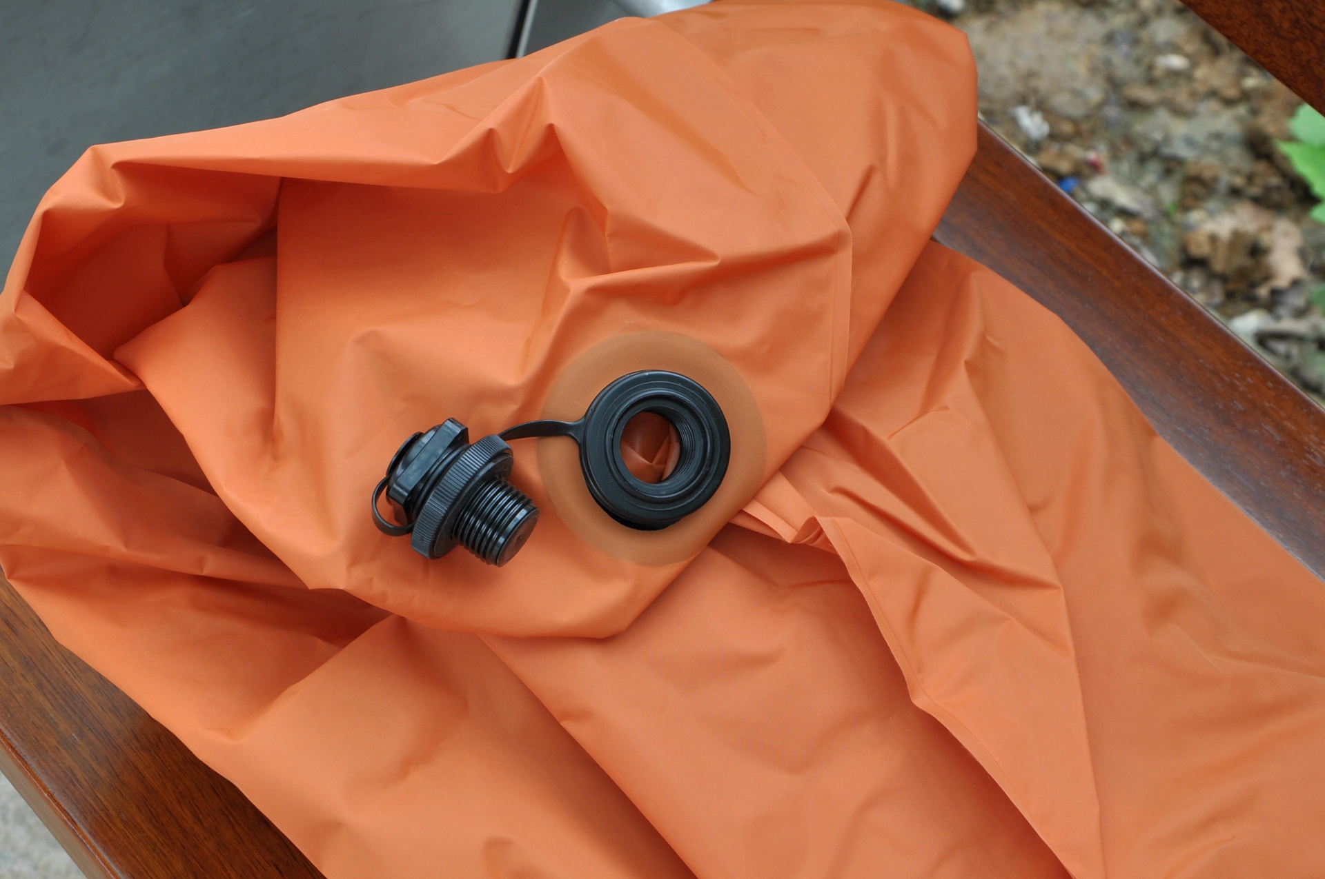 十一长假，我用反射镜面一键自动充气休闲床玩嗨了